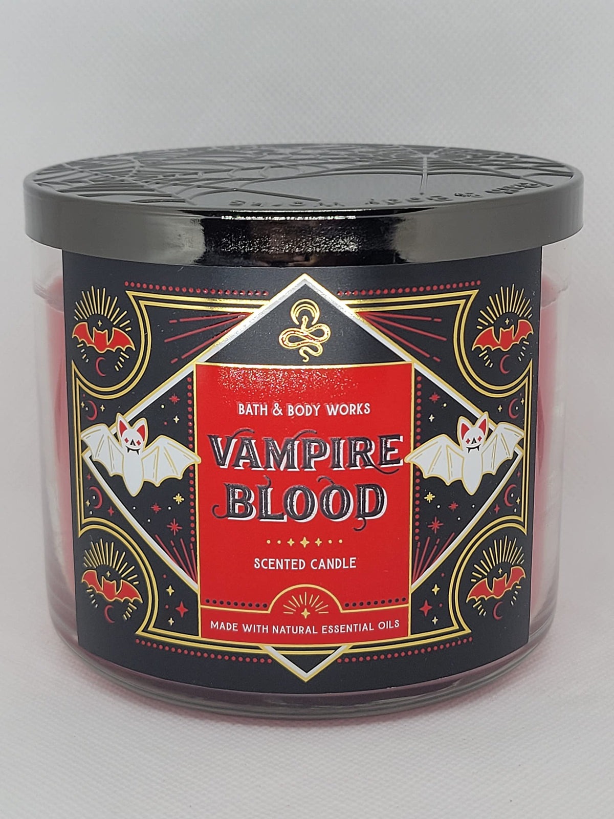 Bath & Body Works tarro frontal Vampire Blood, aspecto decorativo y aroma potente