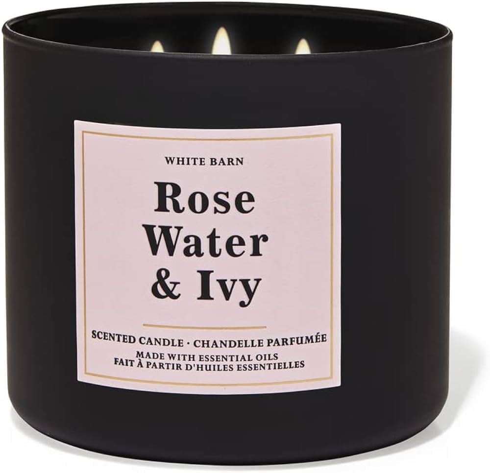 Bath & Body Works vela White Barn frontal mostrando etiqueta y aroma duradero