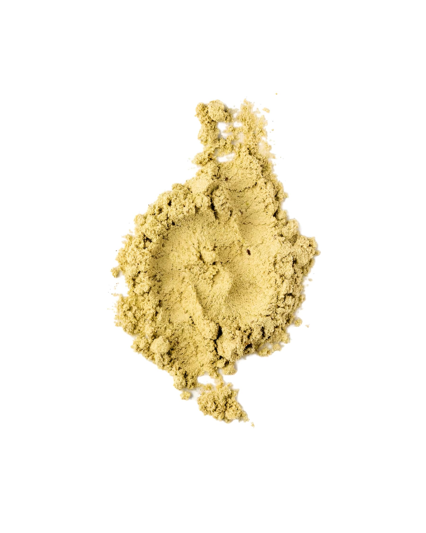 Cucharita medidora con polvo Bella All Natural, dosificación precisa y cómoda