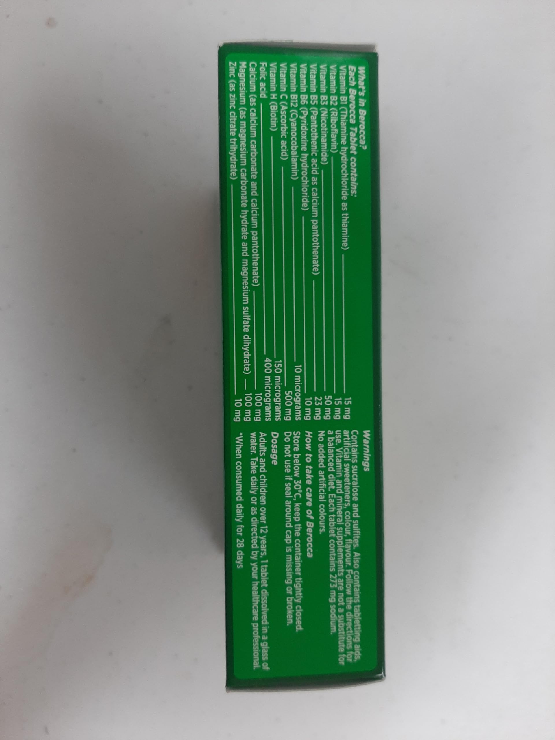 Berocca comparación de tamaño con mano para ver dosis y portabilidad