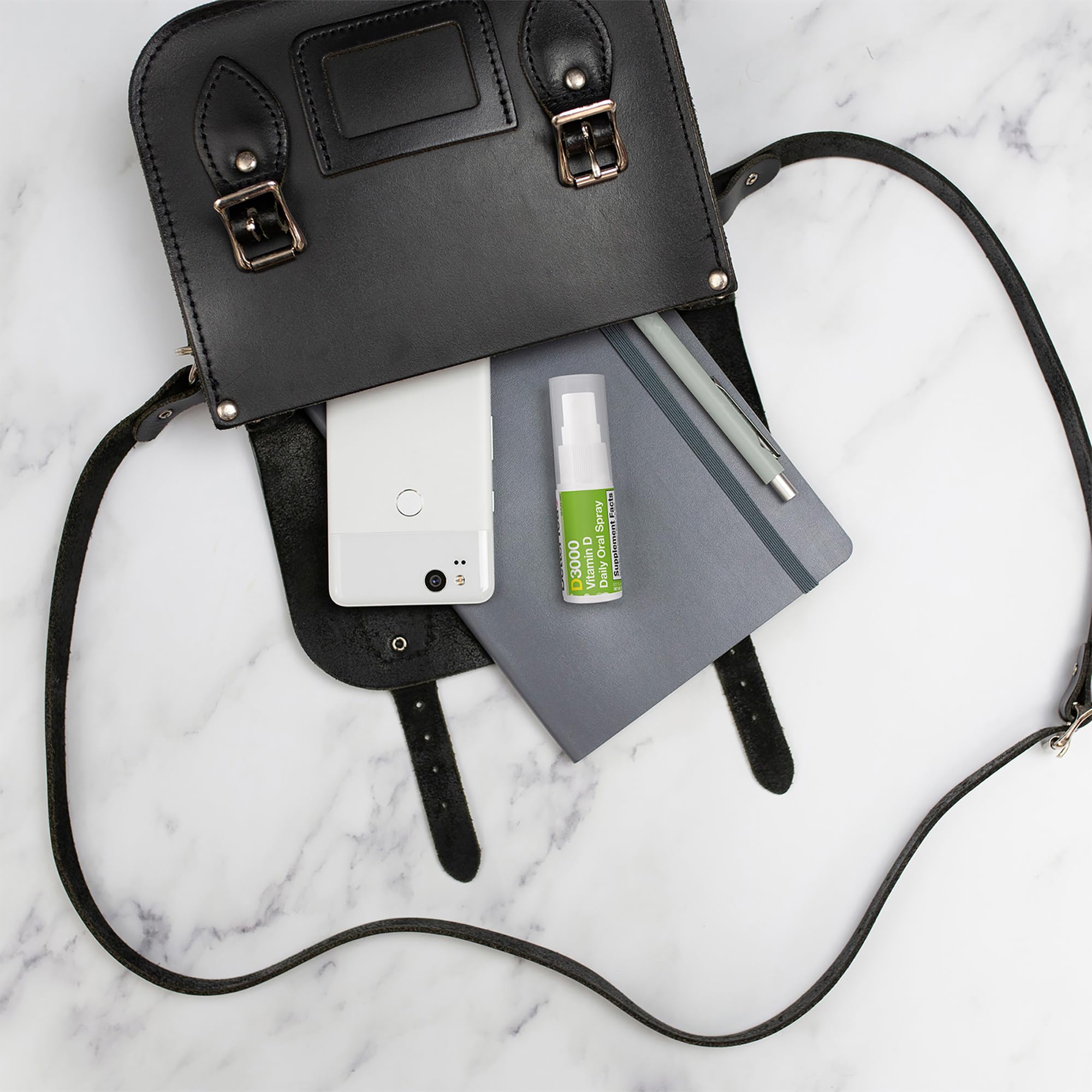 BetterYou spray guardado en bolsillo ideal para viajes y movilidad