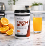 Beverly International deportista mezclando Creatine Select antes de entrenar para más fuerza
