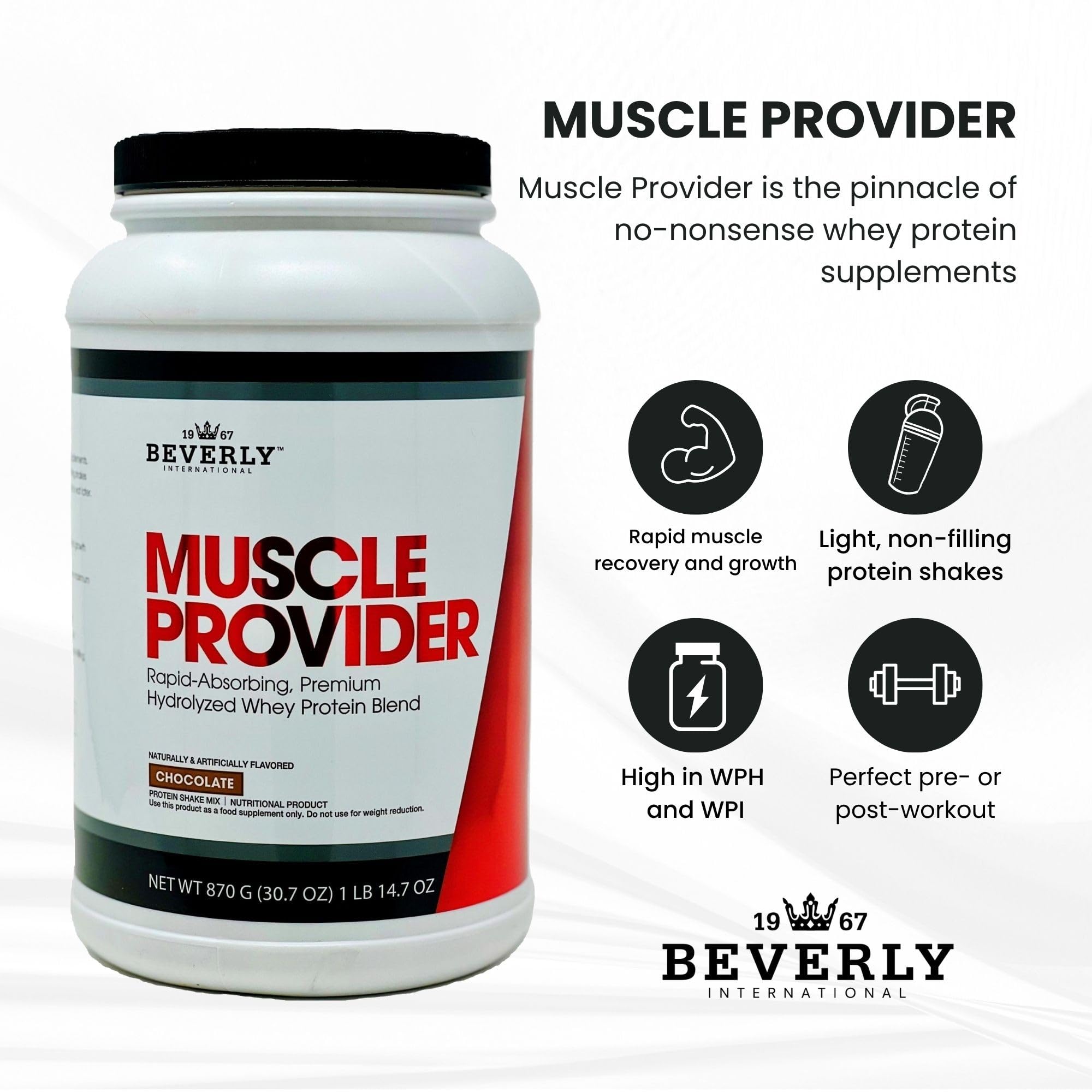 Beverly International atleta tomando Muscle Provider en gimnasio, apoya recuperación muscular