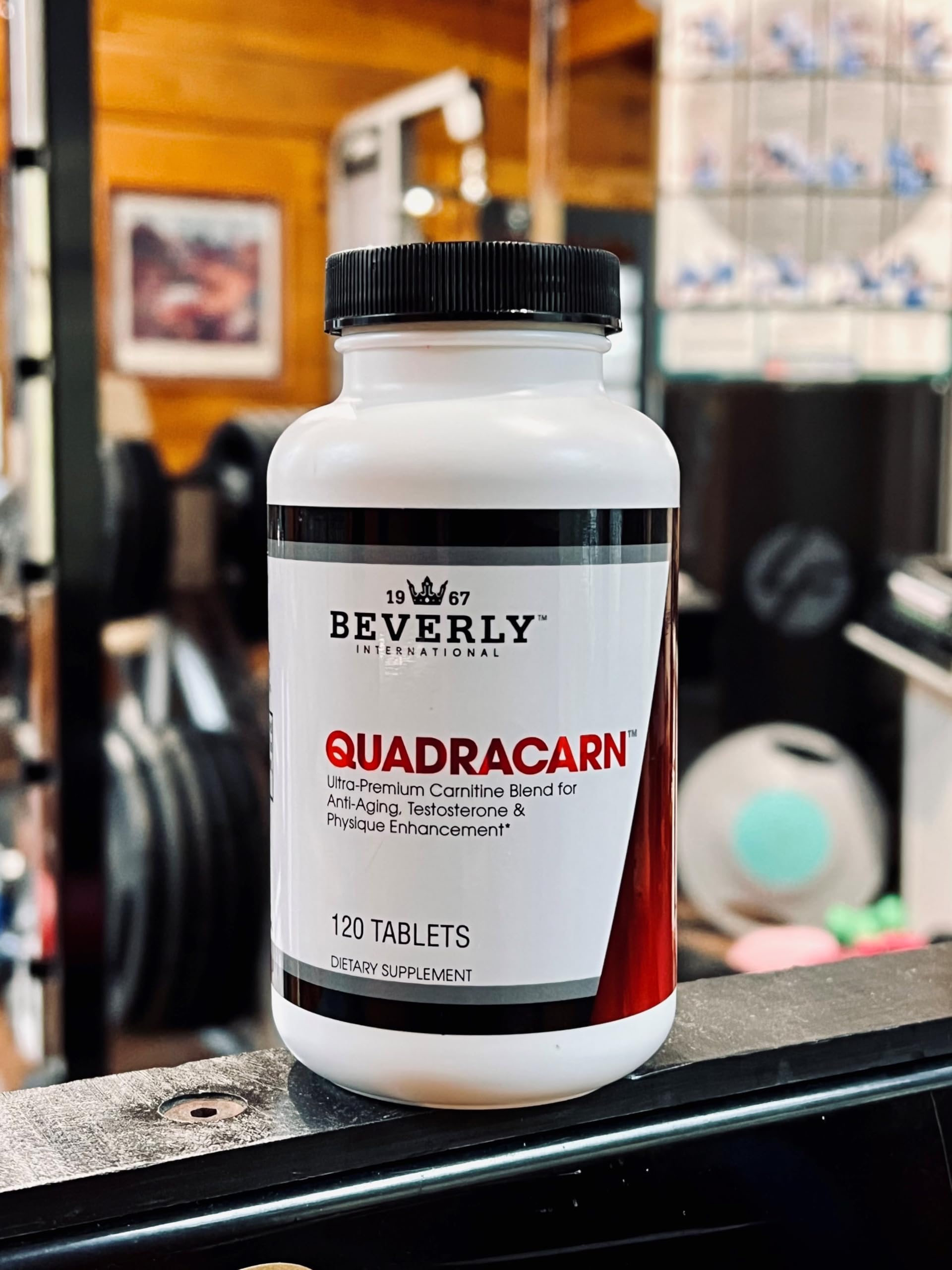 Beverly Quadracarn uso en gimnasio apoyando energía durante ejercicio
