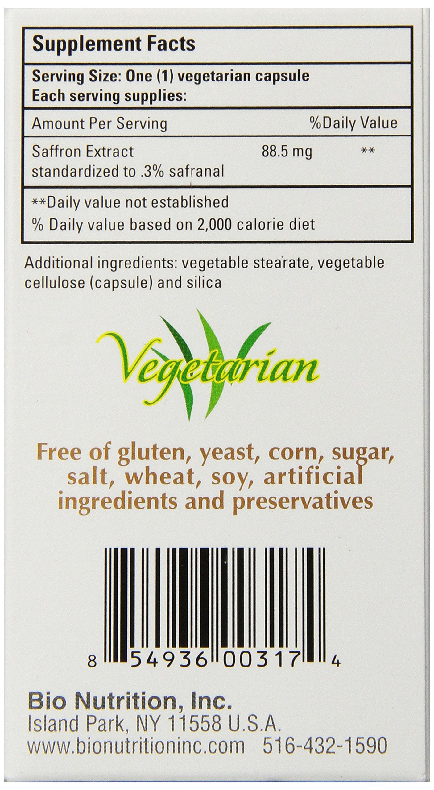 Bio Nutrition cápsula en mano ilustrando tamaño y conveniencia para llevar