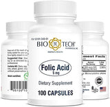 Bio-Tech Pharmacal cápsulas junto a vaso de agua en mesa, integración en rutina diaria