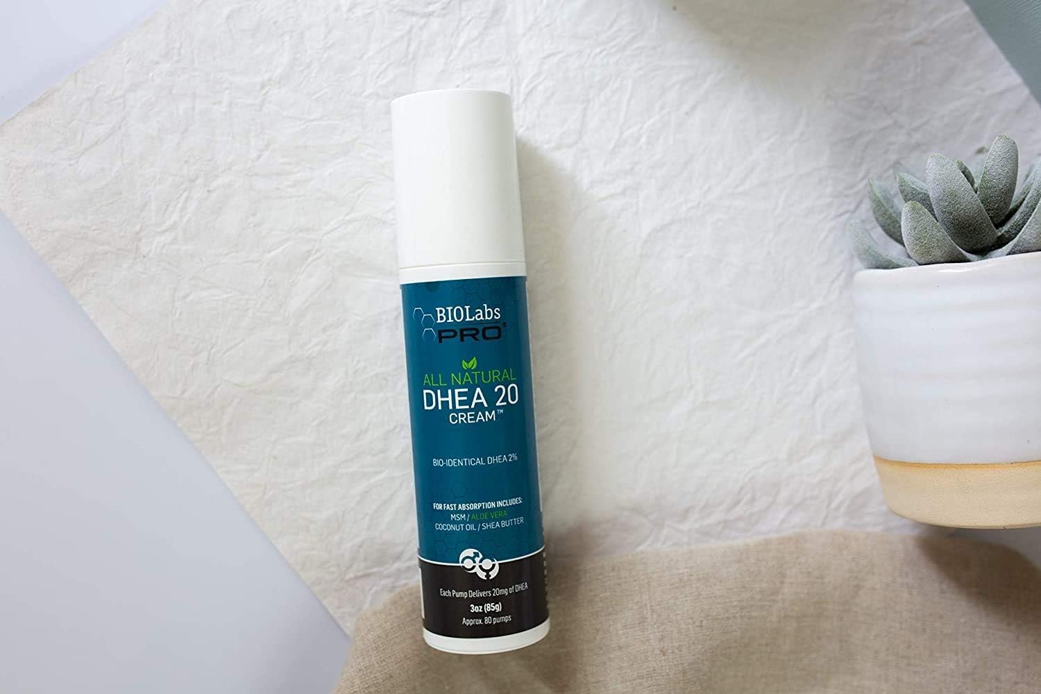 BIOLABS PRO en ambiente de baño transmitiendo rutina de cuidado