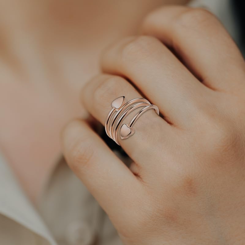 BioMag anillo en contexto diario combinado con ropa casual elegante