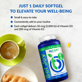 BioTrust Sol Joy softgel en mano para comparar tamaño y facilidad de uso