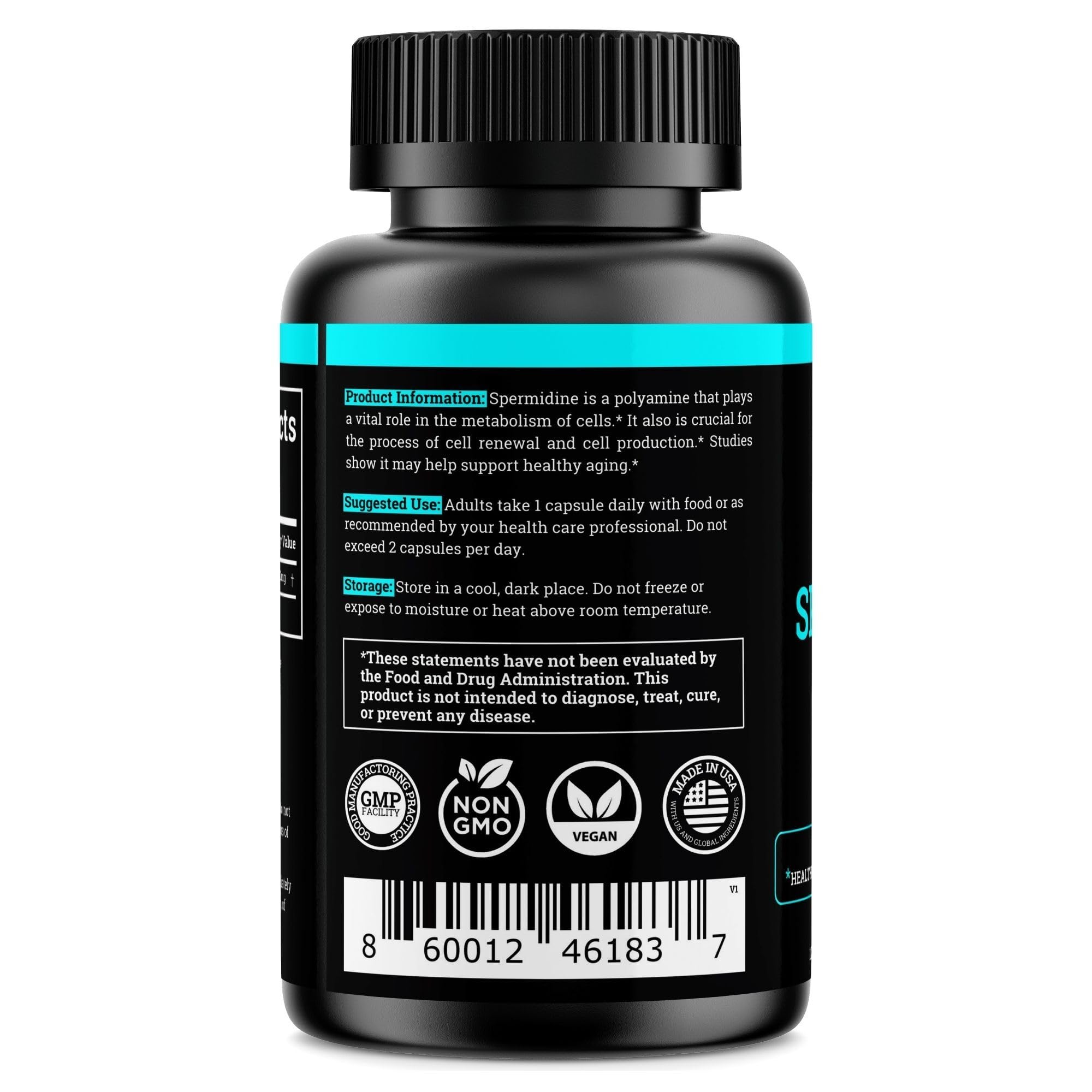 Black Forest cápsula en mano para comparar tamaño y dosificación fácil de ingerir