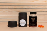 Black Girl Vitamins en escena lifestyle con mujer activa, apoyo diario