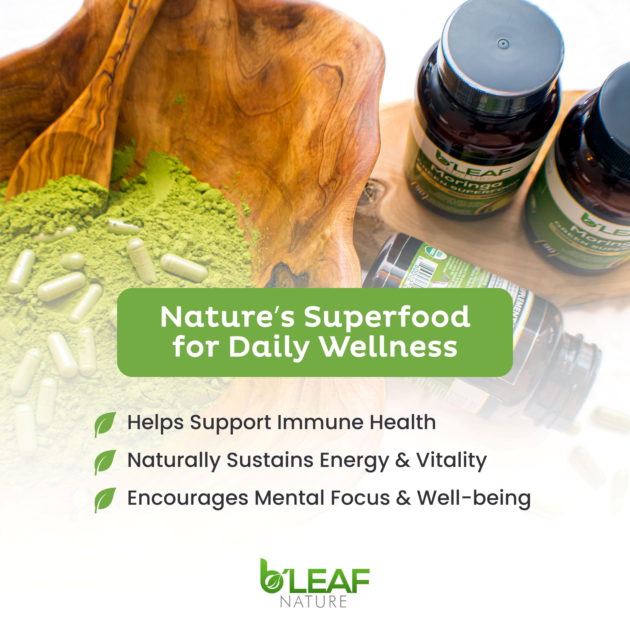 B'LEAF NATURE cápsulas en mano mostrando tamaño y facilidad de ingestión