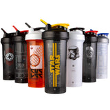 BlenderBottle comparación de tamaño junto a botella estándar para referencia