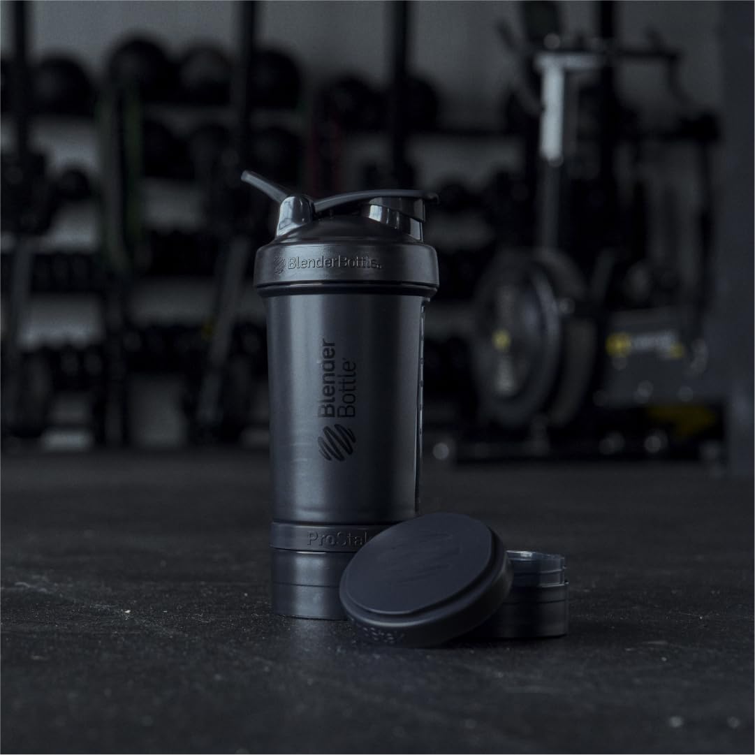 BlenderBottle ProStak en mochila de gimnasio, transporte cómodo y seguro