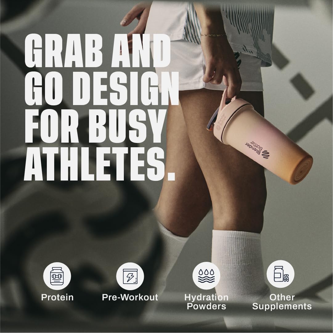 BlenderBottle Strada Sleek en uso durante entrenamiento para mantener bebidas frías