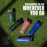 Tapa con SpoutGuard abierta en BlenderBottle Classic V2 protegiendo la boquilla