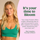 Bloom Nutrition bote junto a bolso de gimnasio, práctico para entrenos