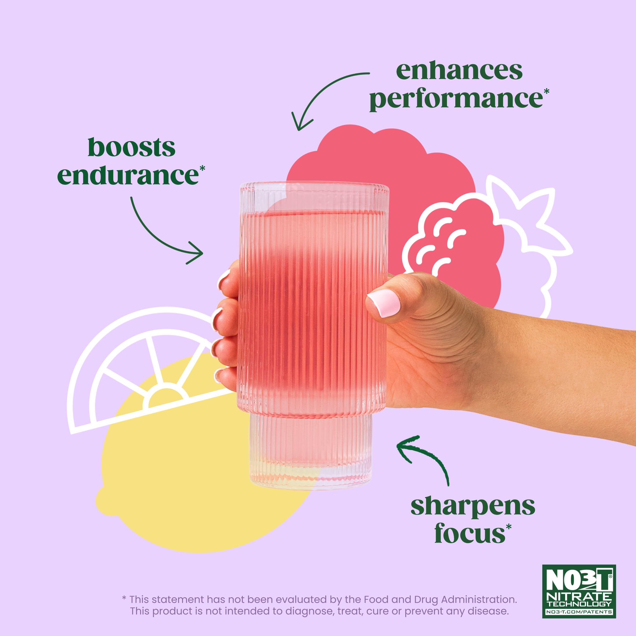 Vaso con mezcla Bloom Nutrition en uso antes del entrenamiento indicando energía sostenida
