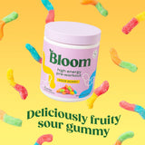 Bloom Nutrition polvo detalle de textura, muestra mezcla fina y sin grumos