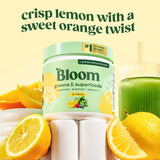 Bloom Nutrition polvo verde textura cercana que refleja frescura