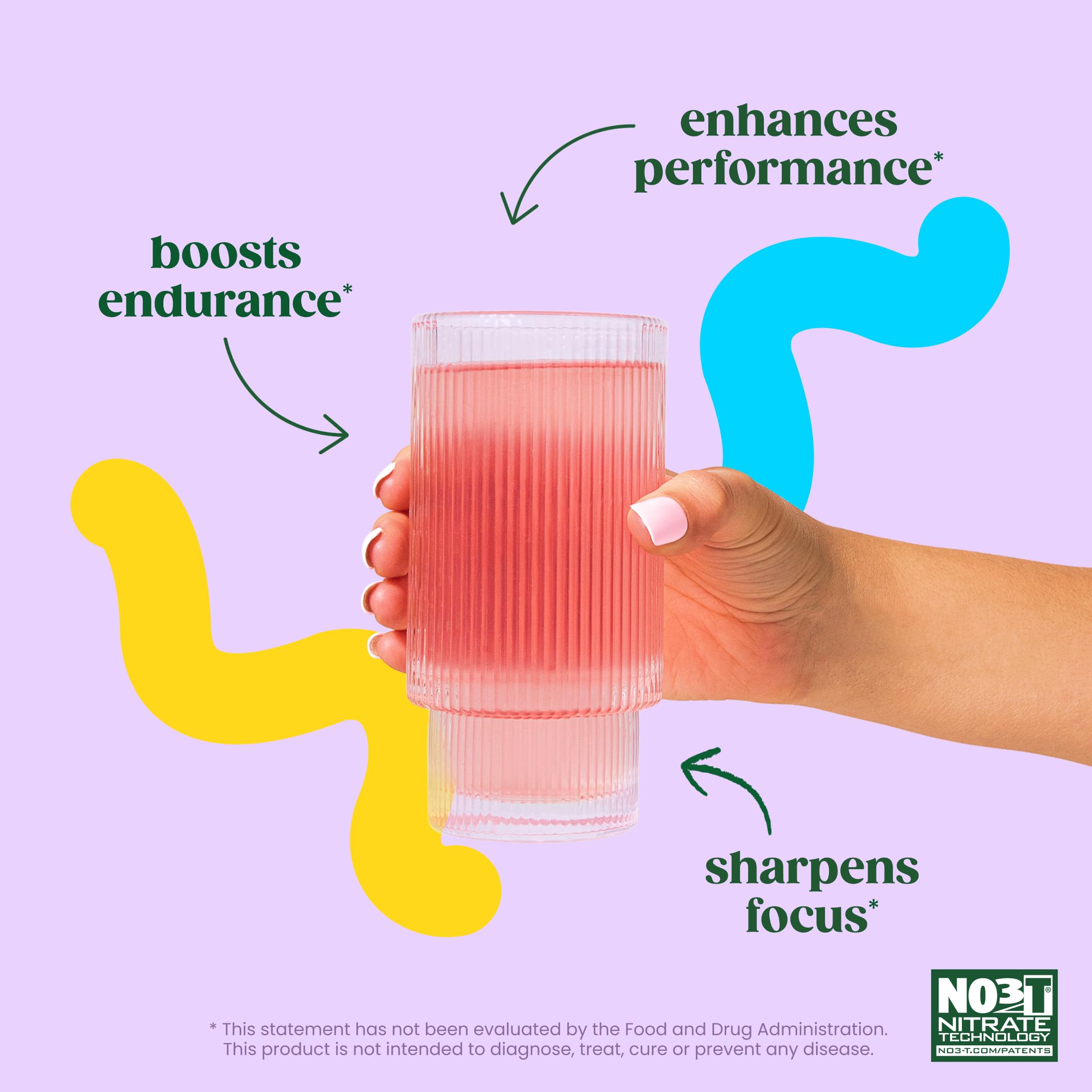 Bloom Nutrition bebida preparada en vaso, hidratación y energía antes de entrenar