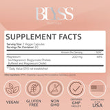 BLYSS Nutrition primer plano de una cápsula 200 mg mostrando textura y absorción suave