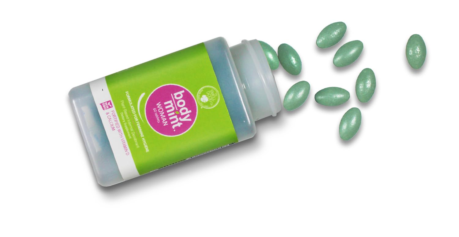 Mujer incorporando Body Mint a su rutina diaria para control de olores