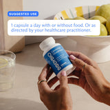 BodyBio suplemento en uso con dosificador mostrando dosificación precisa y práctica