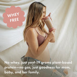 Boobie Brands batido servido en vaso, opción rápida y sabrosa para madres ocupadas