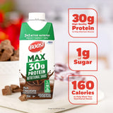 BOOST adulto sosteniendo BOOST MAX tras entreno beneficiando recuperación rápida