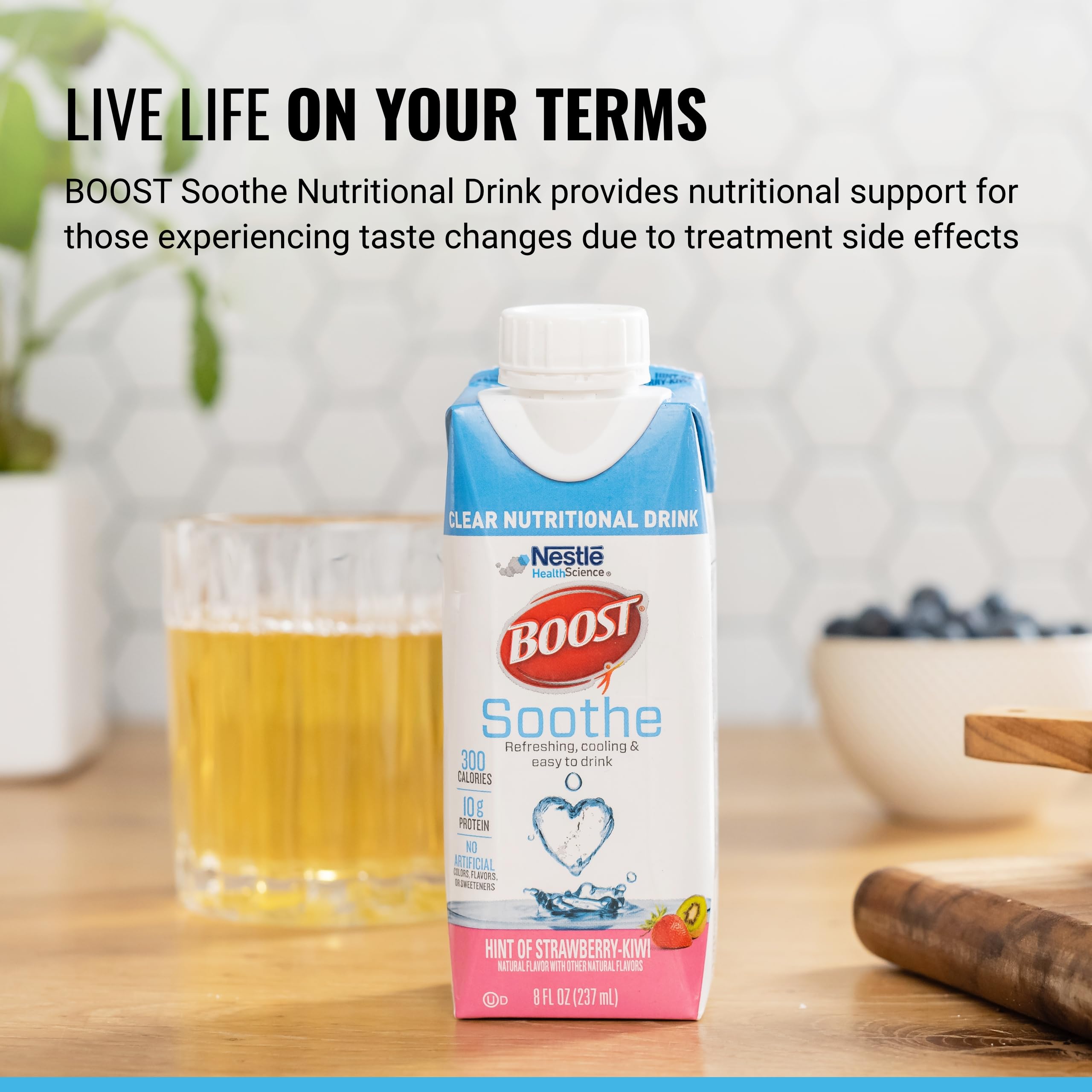 BOOST bebida translúcida en vaso mostrando textura ligera y fácil de beber