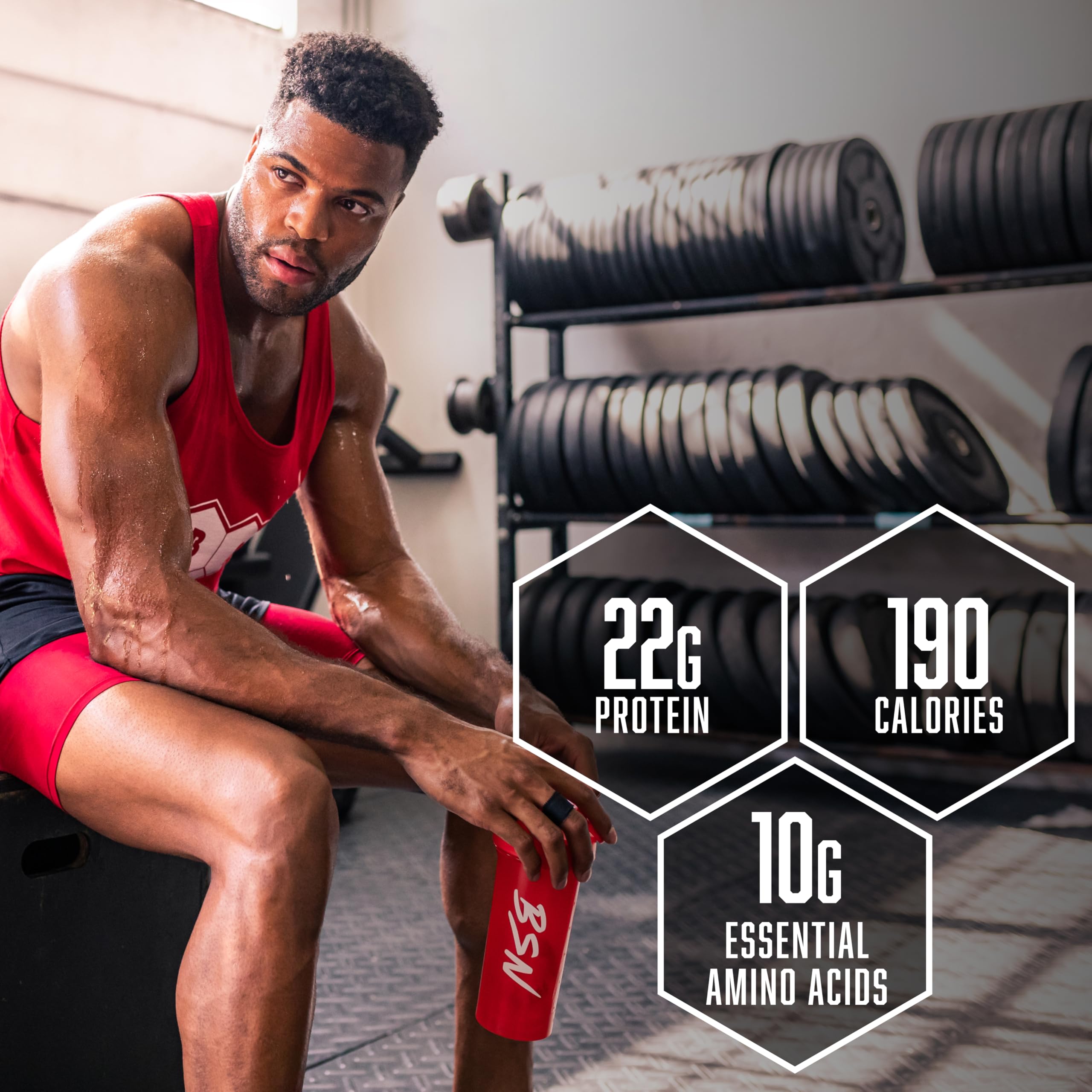 BSN deportista bebiendo SYNTHA-6 tras entrenamiento para recuperación