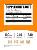 BulkSupplements primer plano de una cápsula mostrando formato fácil de tragar