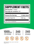 BulkSupplements primer plano de una softgel mostrando textura translúcida y fácil de tragar