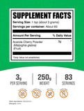 BulkSupplements detalle de la textura del polvo de acerola, fácil de mezclar