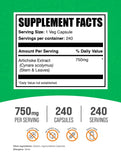 BulkSupplements primer plano de una cápsula vegana de Artichoke Extract mostrando tamaño y forma