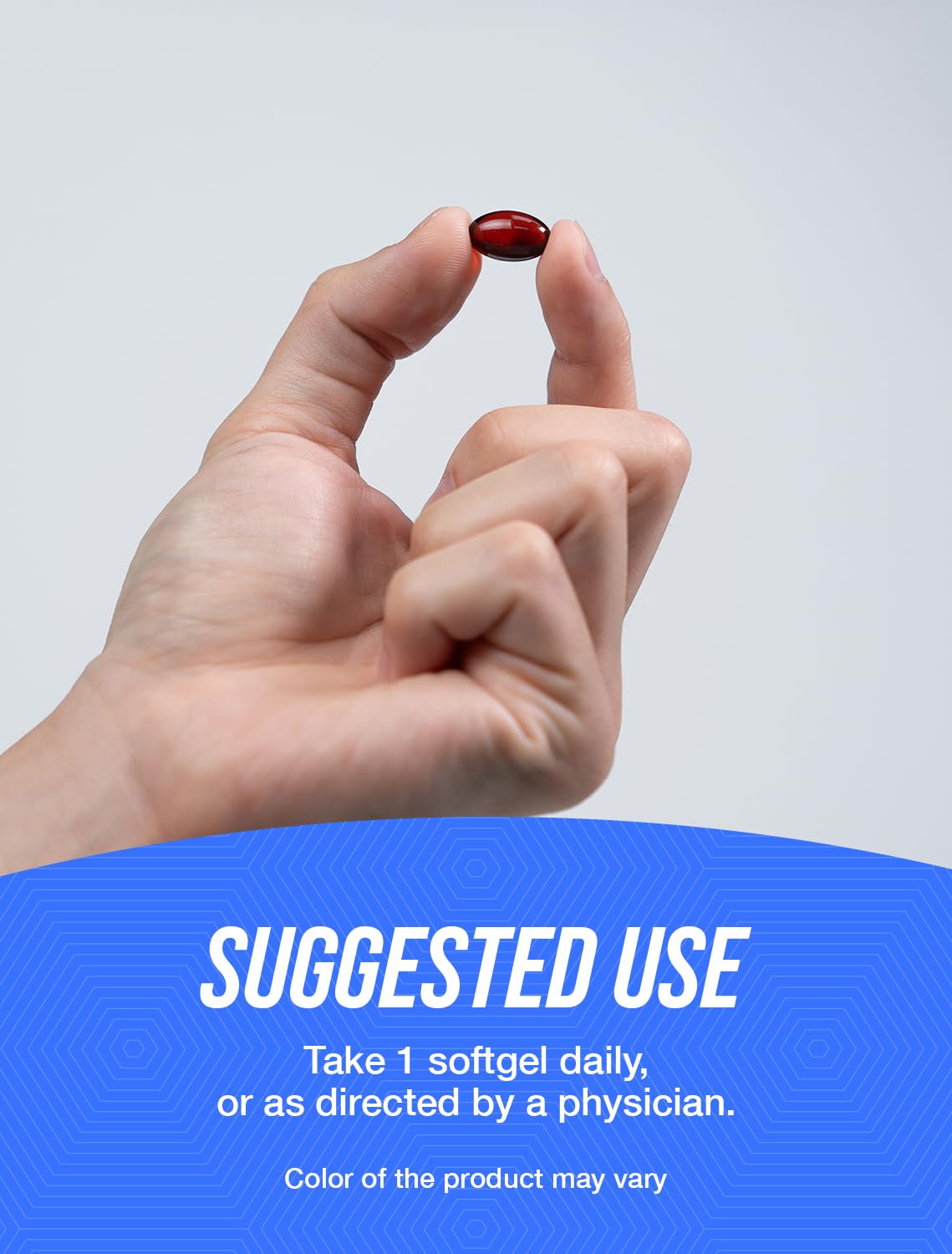 BulkSupplements softgel comparado en mano para referencia de tamaño