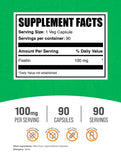 BulkSupplements primer plano de una cápsula vegana resaltando pureza y formato cómodo