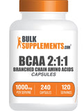 BulkSupplements frasco delantero de BCAA 2:1:1 mostrando tamaño y envase práctico