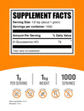 Close-up del polvo BulkSupplements glucosamine HCl textura fina y mezcla fácil