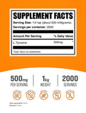 BulkSupplements textura del polvo de L‑Tirosina en primer plano, aspecto puro y fino
