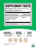 BulkSupplements primer plano de textura del polvo de maca destaca mezcla fácil