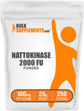 BulkSupplements envase frontal de nattokinasa con lectura clara de 25 g y 2000 FU