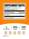 BulkSupplements textura del polvo de L-isoleucina en primer plano para mezcla fácil