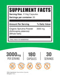 BulkSupplements primer plano de cápsulas veganas de spirulina fácil de tragar