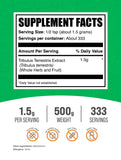 BulkSupplements primer plano del polvo de Tribulus mostrando textura fina y facilidad de mezcla