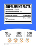 BulkSupplements close-up de cápsulas de Zinc Citrate mostrando textura y tamaño