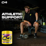 C4 midiendo y mezclando en botella para preparación pre-entrenamiento eficaz