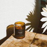 Calyan Wax Co. vela presentada como regalo elegante y con causa solidaria