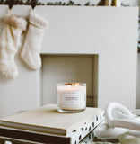 Calyan Wax Co. vela encendida creando ambiente relajante y sin humo
